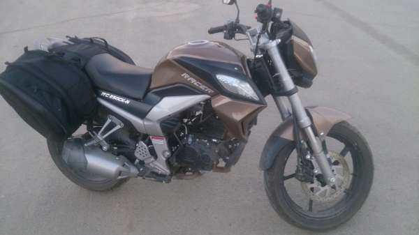 SUZUKI SV400S