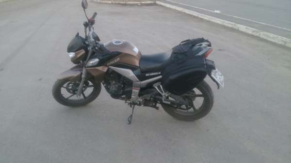 SUZUKI SV400S