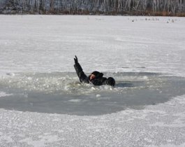 Выходить на лед водоемов Челябинской области стало опасно