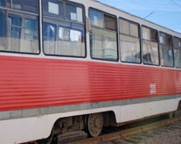 Из-за ДТП в центре Челябинска ограничено движение трамваев