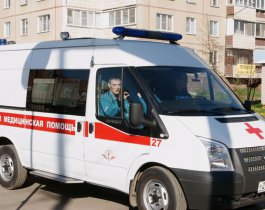 Водитель въехал в толпу пешеходов в Челябинске, ребенок погиб