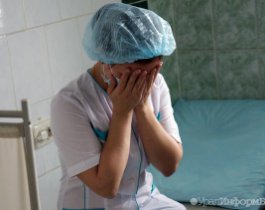 Челябинские врачи зашили осколок стекла в ноге ребенка