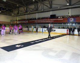 Борис Дубровский открыл новый хоккейный дворец в Челябинске
