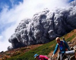 Десятки погибших найдены на склонах извергающегося вулкана Онтакэ