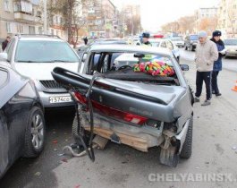 ДТП с участием восьми машин устроил в Челябинске молодой водитель