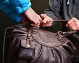 В Южноуральске задержан 22-летний парень, вырывавший сумки из рук женщин