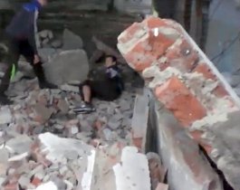 На заброшенном заводе в Кыштыме обрушилась бетонная плита, пострадал подросток.