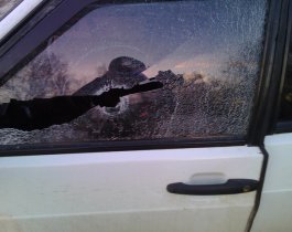 Машину с супругами обстреляли из внедорожника в Челябинске