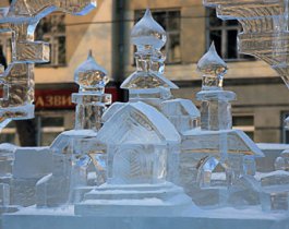 В Челябинске начали строить ледовый городок