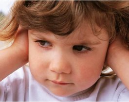У девочки с рождения серьёзное нарушение слуха