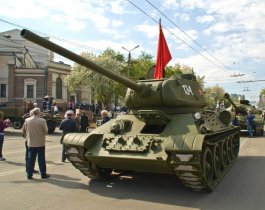 По главной площади Челябинска проедут легендарные танки Т-34 и ИС-3