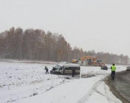 В Челябинской области опрокинулась маршрутка, пострадали 7 человек